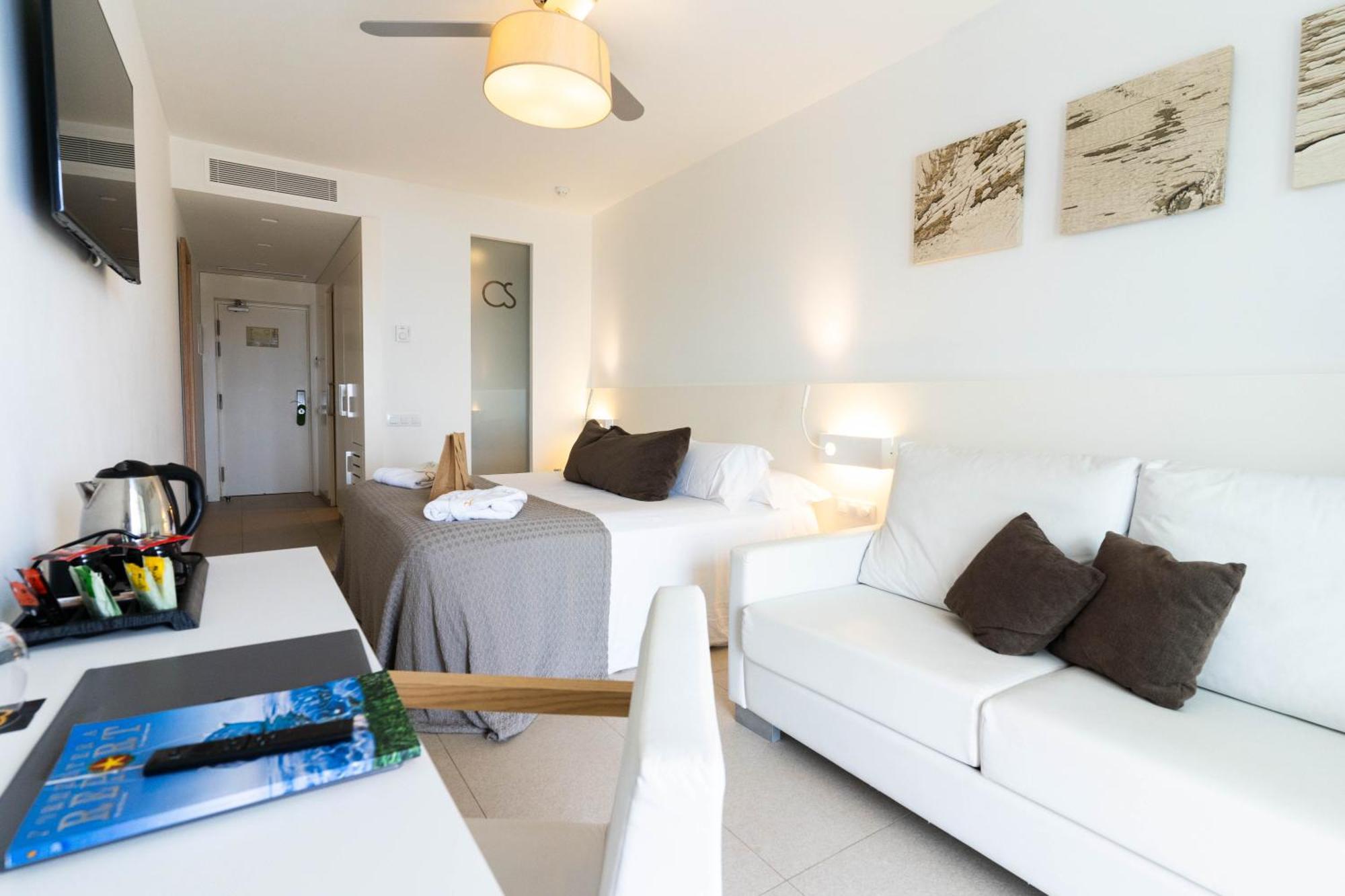 Hotel Cala Saona & Spa Eksteriør billede